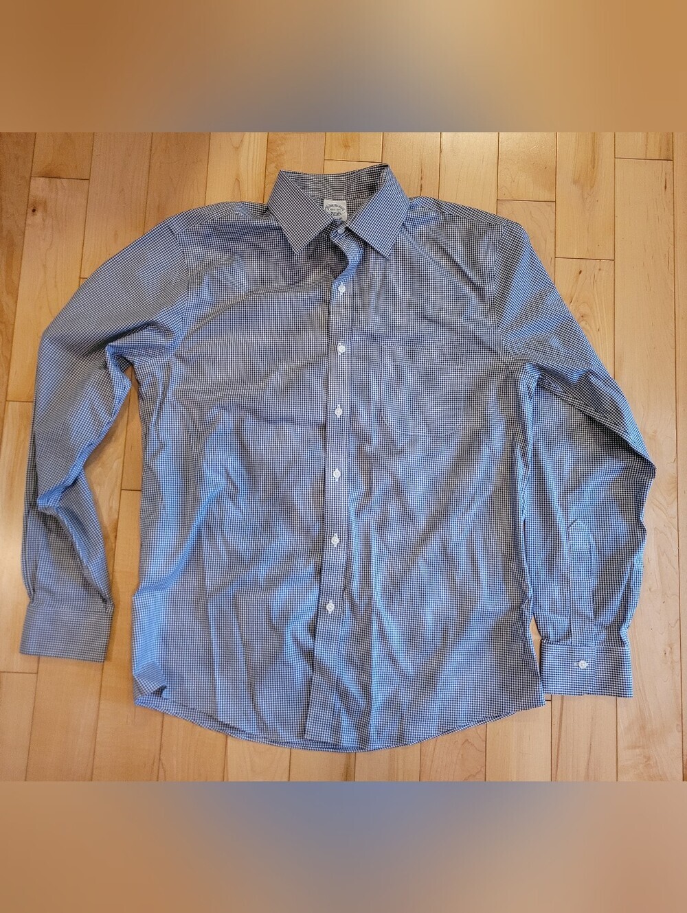Brooks Brothers men's size 15.5 (medium) blue and white dress shirt
